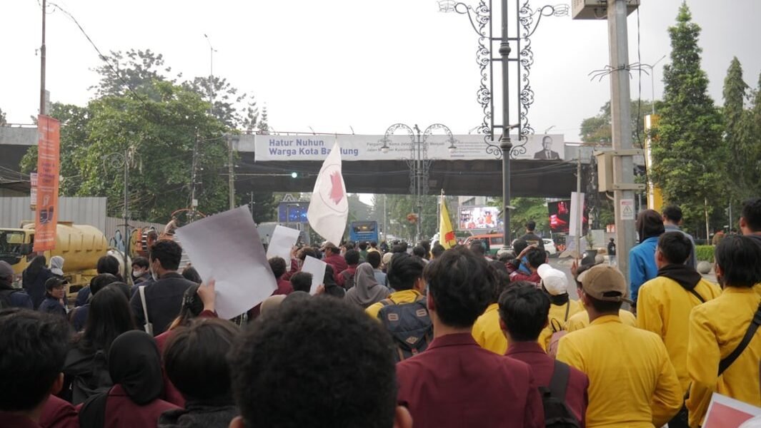Estudiantes de la UAEMex protestan contra presuntos agresores en el plantel