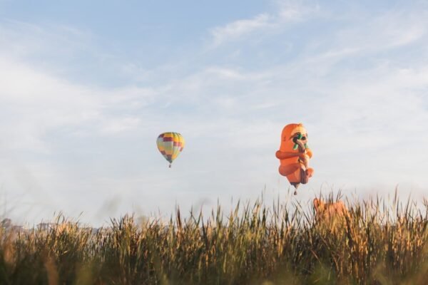 Incidente en globo aerostático en Teotihuacán deja dos turistas heridos