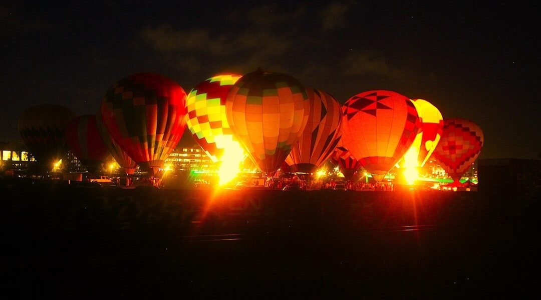 Globo aerostático se impacta contra líneas eléctricas en Teotihuacán