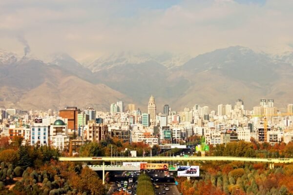 Irán después de Jamenei: ¿transición política o continuidad del régimen?