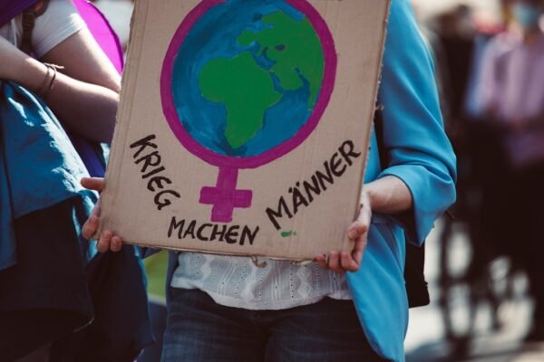 Mujeres en primera línea: las corresponsales que narran el mundo desde la perspectiva femenina