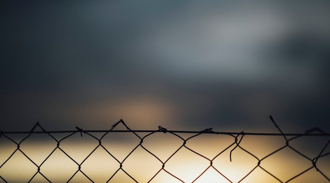 Religiosos exigen acceso a migrantes en cárceles del ICE durante festividades