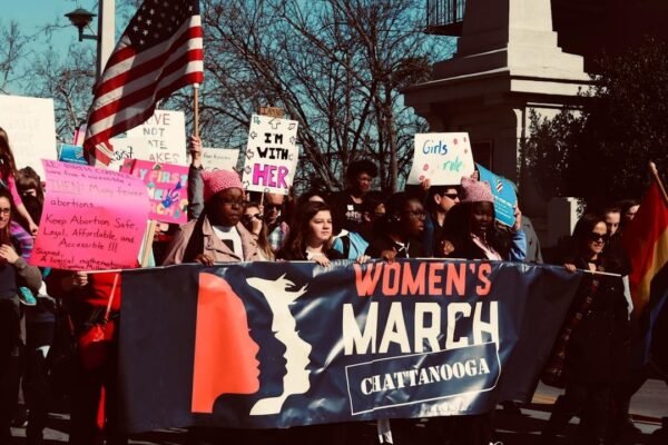Miles inundan las calles en jornada de reivindicación feminista en Chile