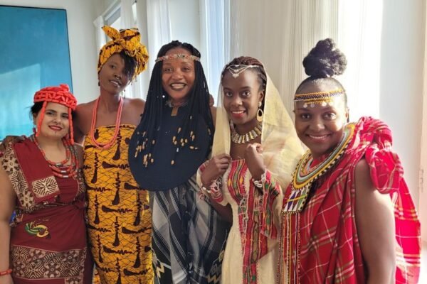 Las mujeres que fundaron América: la historia olvidada de nuestras ancestras