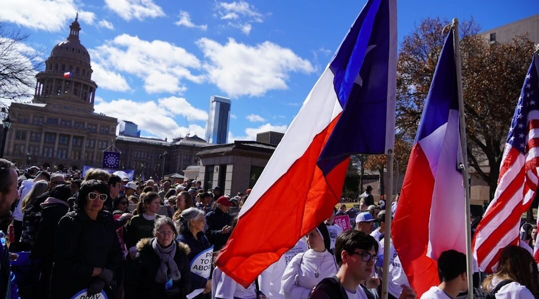 Las Abejas de Acteal claman contra la violencia: 400 mujeres marchan en el 8-M