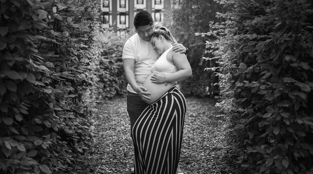 Jesús Castro anuncia la llegada de gemelos: una historia de amor transfronterizo