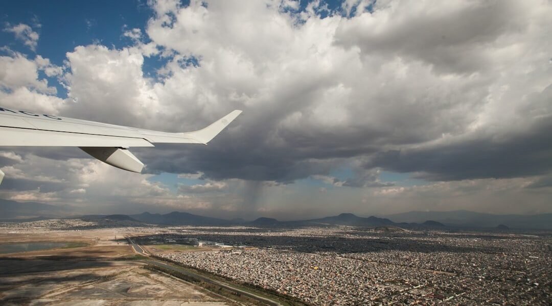 Aeropuertos mexicanos: entre la tradición del taxi y la revolución digital