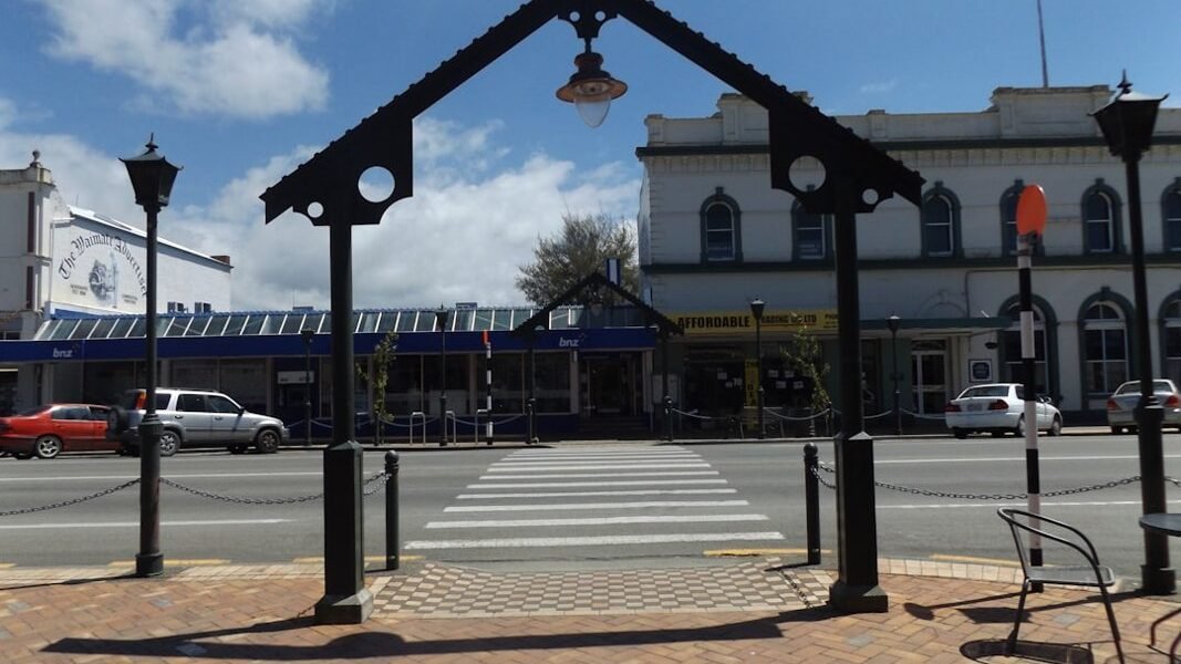 ¿Por qué los bancos pierden contra la tienda de la esquina?