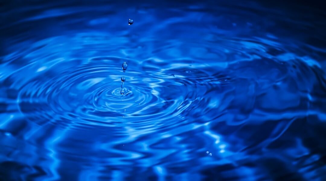 El agua que se esconde en los chips: cómo startups buscan revolucionar la industria tech