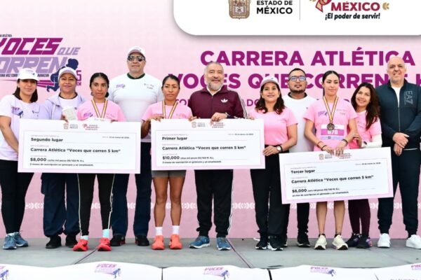 Más de mil 800 mujeres participan en la Primera Carrera "Voces que Corren 5k"