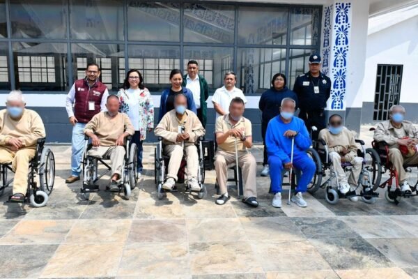 Estado de México entrega ayudas técnicas a 247 adultos mayores en cárceles