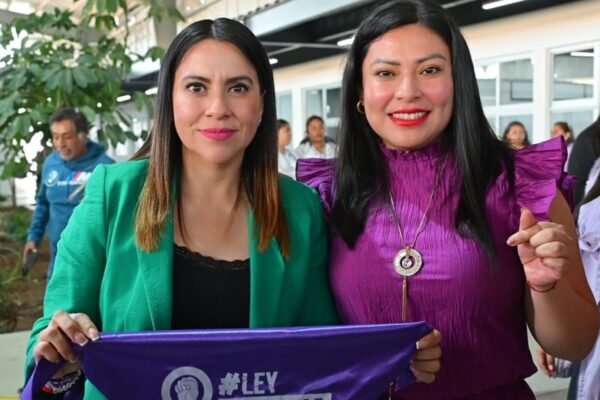 Olimpia Coral lleva su mensaje contra la violencia de género a estudiantes de Chalco