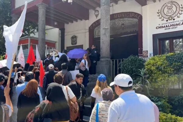 Docentes de Chimalhuacán exigen rehabilitación urgente de escuelas deterioradas