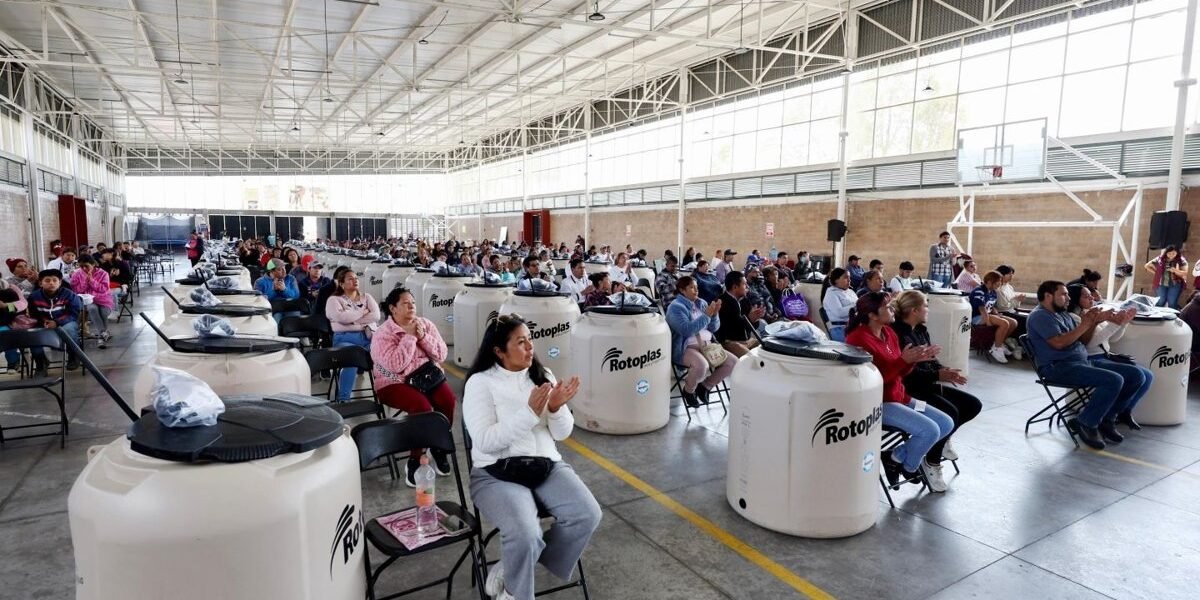 DIFEM y DIF Chimalhuacán entregan apoyos a familias en situación de vulnerabilidad