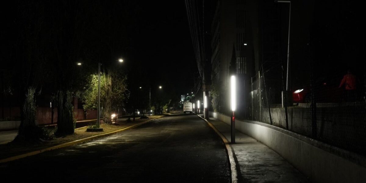 Ciudad Universitaria de Toluca estrena 84 nuevas luminarias para mayor seguridad