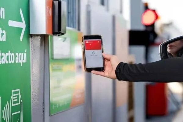 México eliminará pagos en efectivo en gasolineras y casetas durante 2026