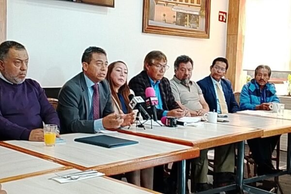 Denuncian abandono de 120 escuelas en el Estado de México
