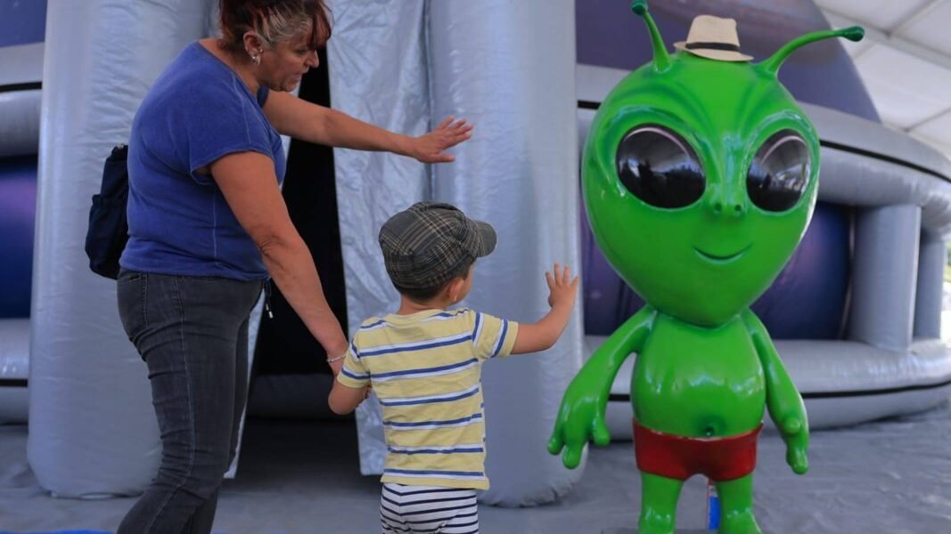 Planetario Móvil lleva astronomía a escuelas de Ecatepec