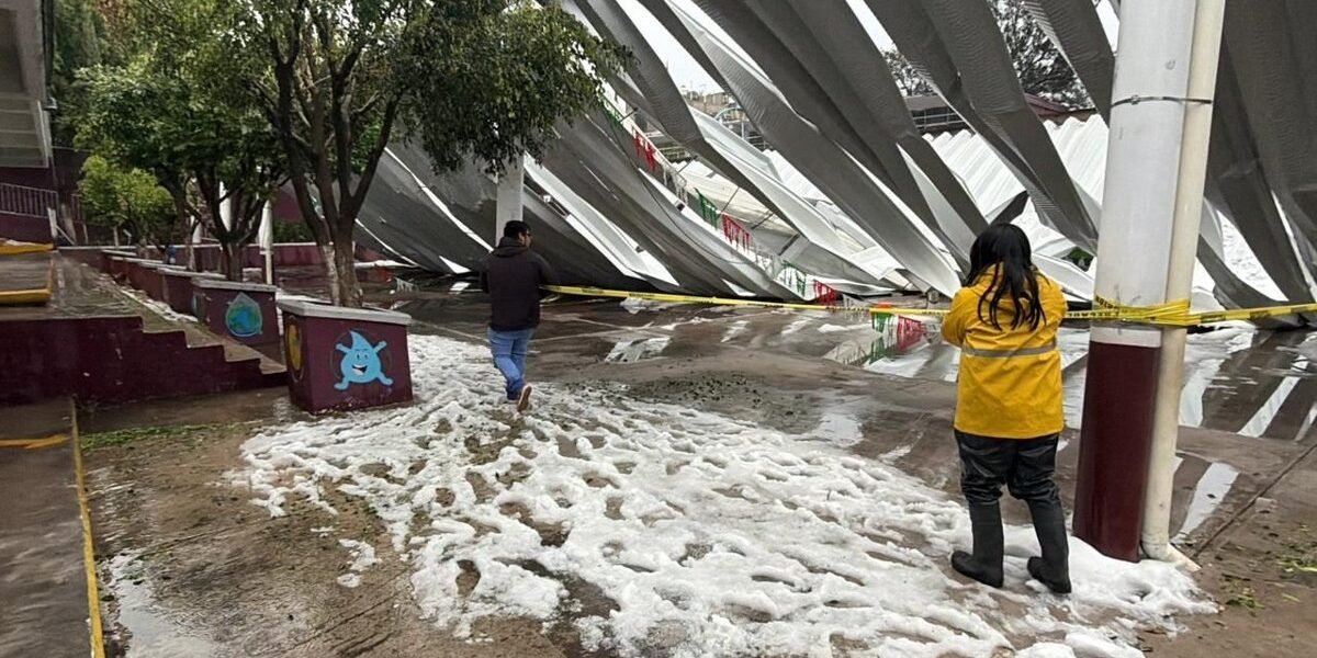 Protección Civil de Ecatepec actúa rápido tras granizada que afectó escuelas