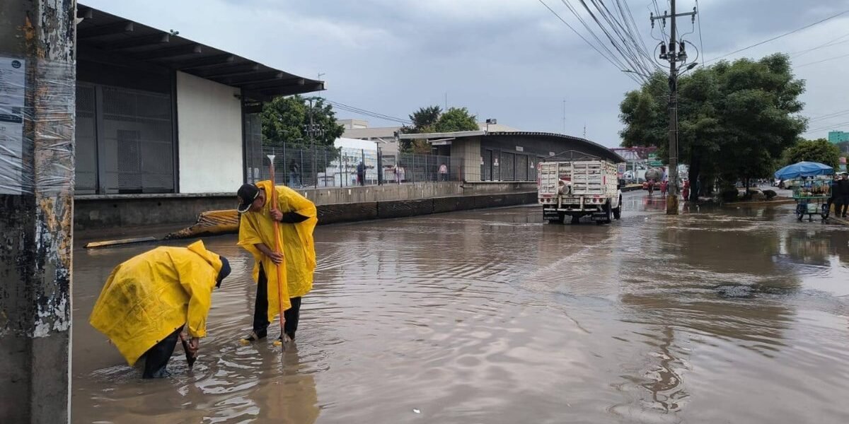 Tromba con granizo azota Ecatepec; se desploman tres techumbres