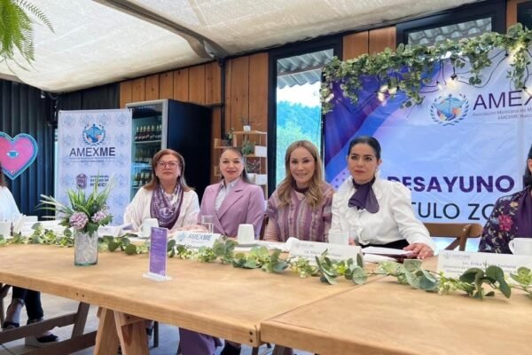 Alcaldesa Topete impulsa empoderamiento femenino en encuentro con 50 empresarias