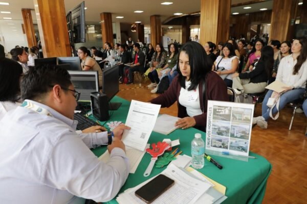 IMSS contrata a 2,070 especialistas en su proceso de reclutamiento 2026