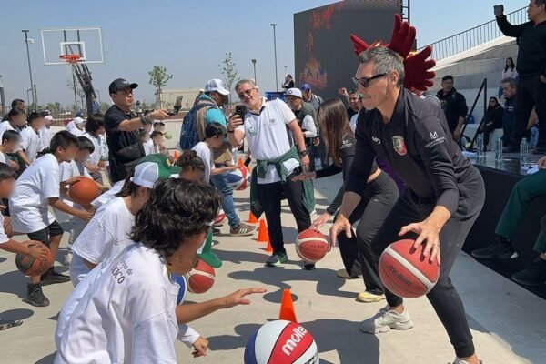 IMSS impulsa básquetbol con clínica de campeones nacionales
