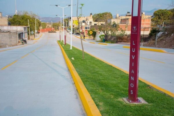 Luvianos estrena Calle 12 de Diciembre completamente renovada