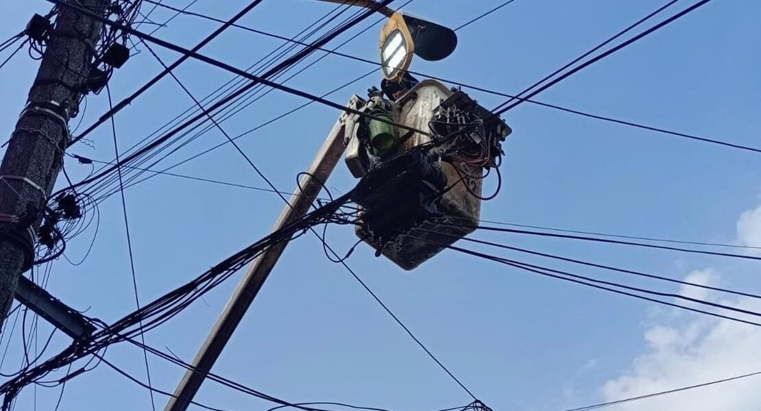 Nezahualcóyotl avanza en rehabilitación de alumbrado público en tres colonias