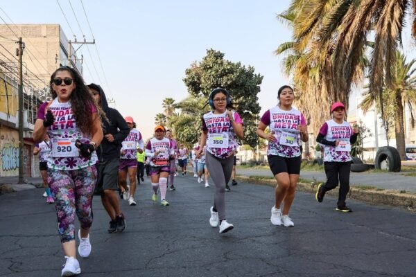 Mil 100 mujeres corren en Nezahualcóyotl por el Día Internacional de la Mujer
