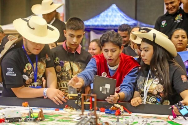 Arranca campeonato de robótica First Lego con 2 mil estudiantes en Edomex