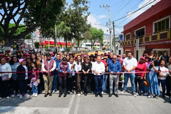 EdoMéx entrega Senderos seguros para mujeres en Tlalnepantla con cámaras y iluminación