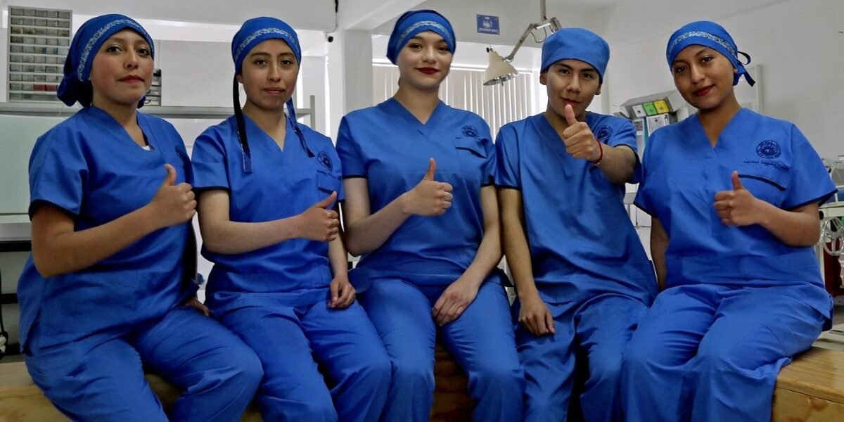 Estudiantes pueden ganar hasta $1,100 mensuales en Servicio Social Comunitario