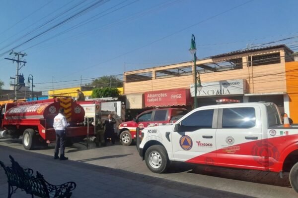 Bomberos sofocan incendio en casa del Centro de Texcoco sin víctimas