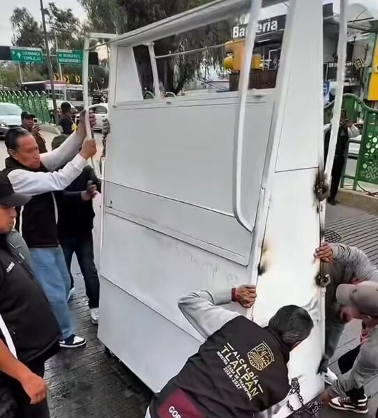 Acusan a director de Gobierno de Tlalpan de apropiarse de puesto decomisado