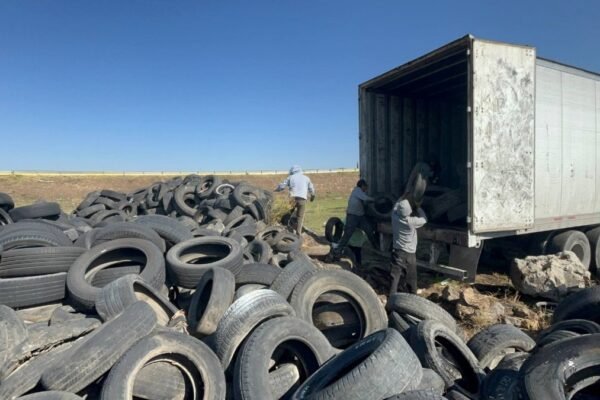 Amecameca retira 2,000 llantas en desuso en favor del medio ambiente