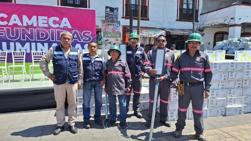 Amecameca instala 1,600 luminarias para modernizar alumbrado público