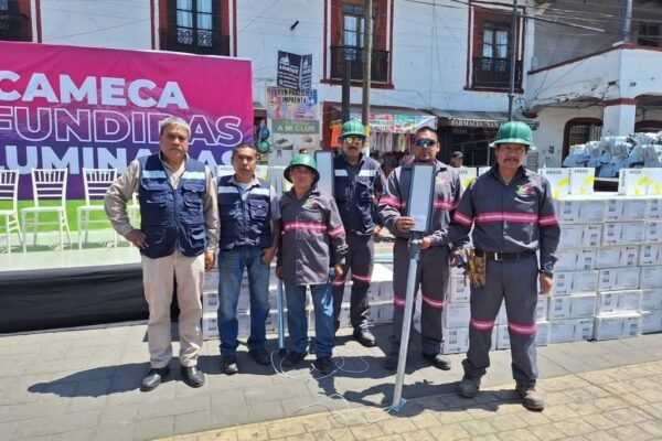 Amecameca instala 1,600 luminarias para modernizar alumbrado público