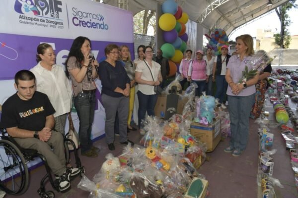 DIF Atizapán recolecta 1.2 kilómetros de juguetes para niñas y niños