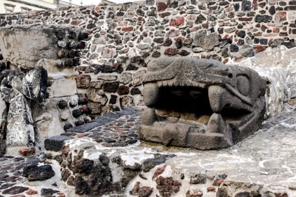México enfrenta la paradoja del turismo: más visitantes, menos protección cultural