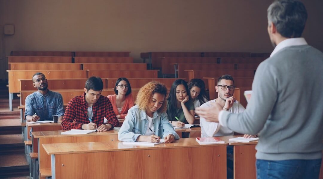 Las universidades como baluarte del pensamiento crítico en tiempos de polarización