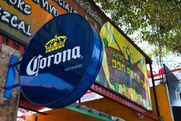 El mito del Oxxo en cada esquina: la economía real de México