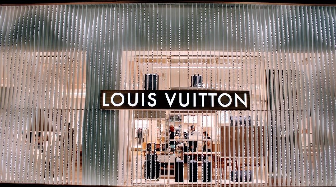 Liverpool revoluciona las compras de lujo: ahora vende marcas que ni existen en México