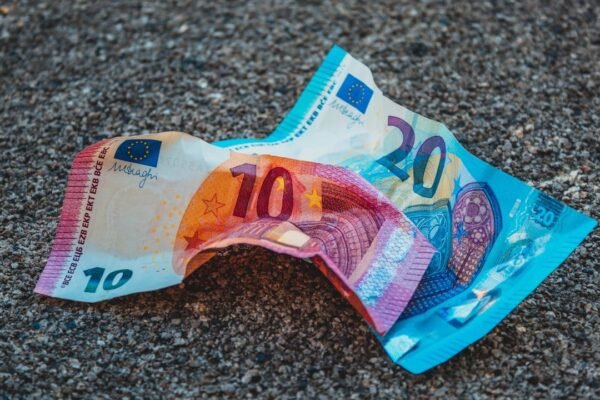 Tensiones en Oriente Medio sacuden el peso: cómo la incertidumbre geopolítica afecta tu bolsillo