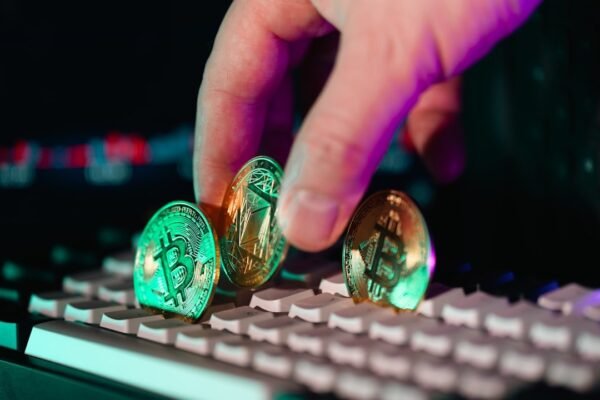 Tensiones en Oriente Medio sacuden el peso: qué significa para tu bolsillo