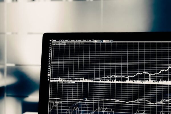 Cómo el empleo y los precios moldean tu percepción de la economía