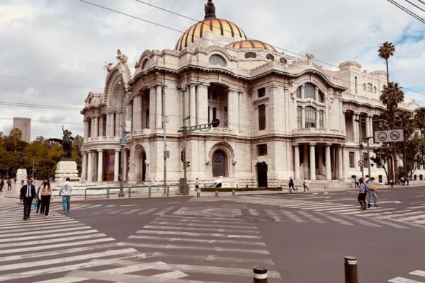 Cambio en la cancillería mexicana: De la Fuente deja el cargo por razones de salud