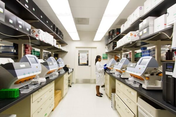 Crisis de personal en laboratorios de diagnóstico sanitario de México