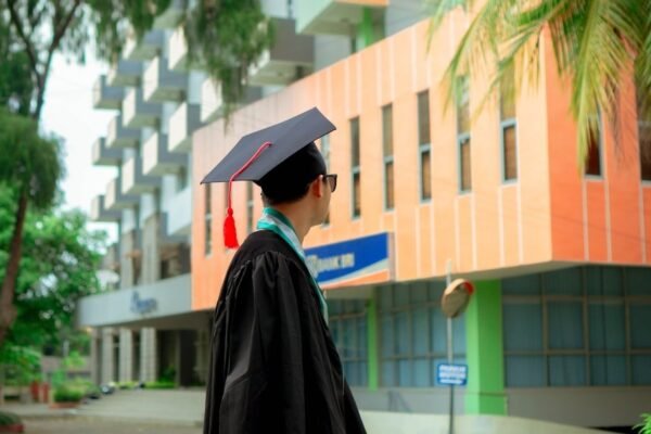 La brecha invisible: por qué miles de universitarios abandonan sus estudios