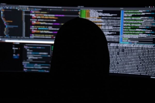 El engaño del SMS: cómo los ciberdelincuentes roban tu dinero haciéndose pasar por tu banco